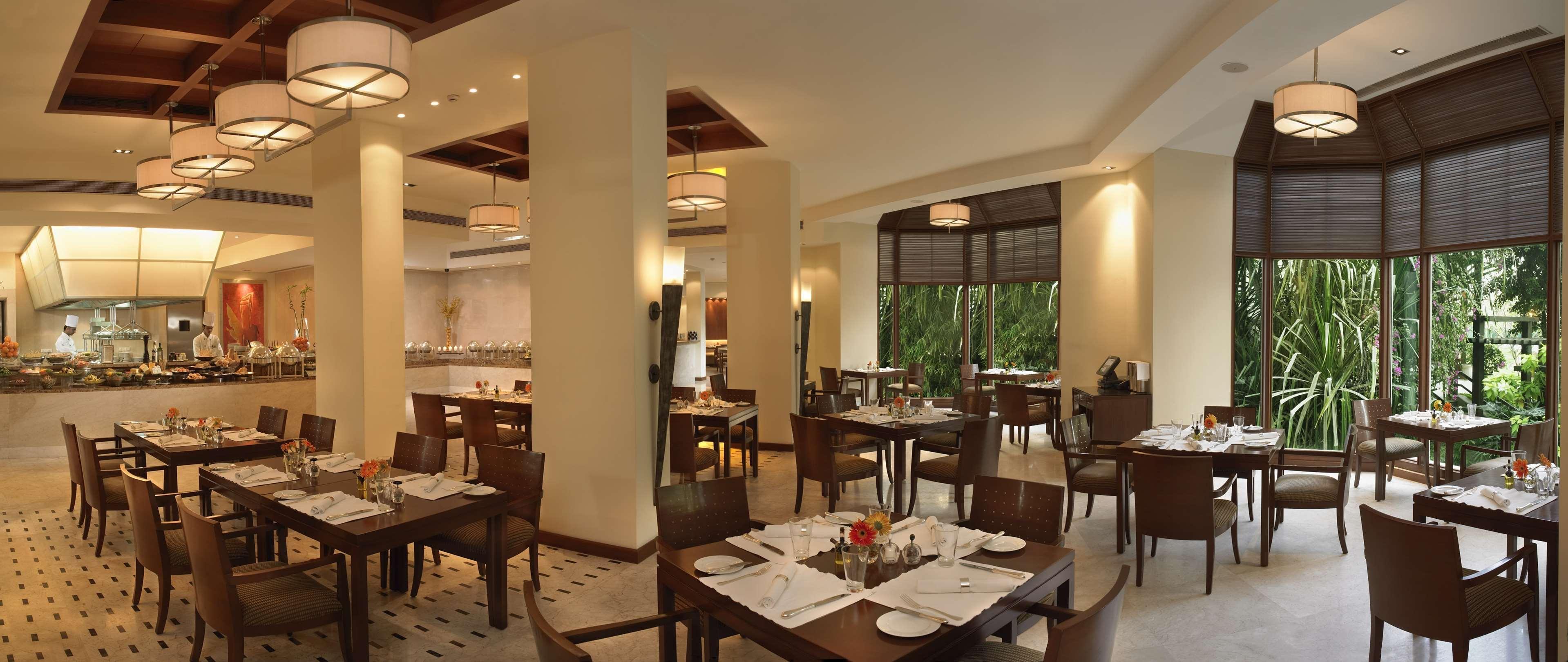 The Leela Mumbai Hotell Restaurang bild